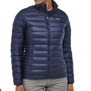 Patagonia is women’s down sweater in classic navy size small